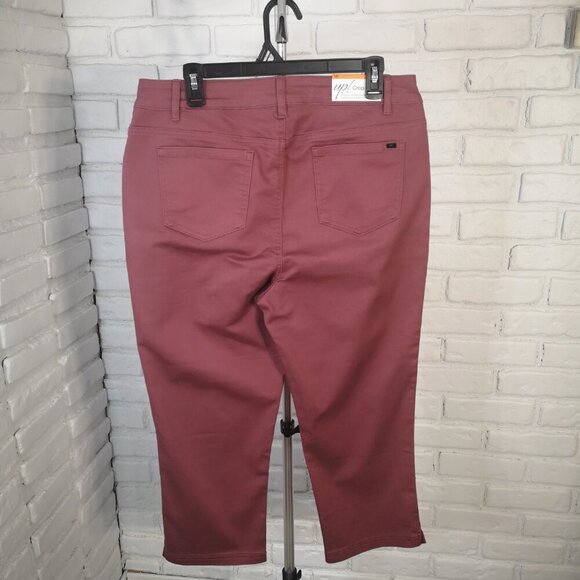 NWT Up Ladies Size 16 Dusty Rose Pull On Style 5 Pocket Crop Pants - Picture 2 of 14